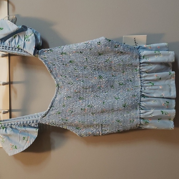 Japna NWT Ruffle Strap Smocked Blue Floral Top - Picture 1 of 6